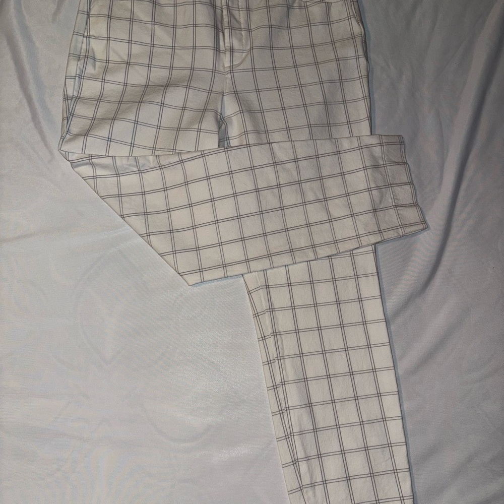 Old Navy Pixie Skinny